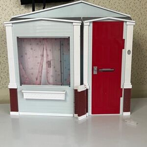 Vintage Barbie -totally real- fold n go house. Dryer makes sounds